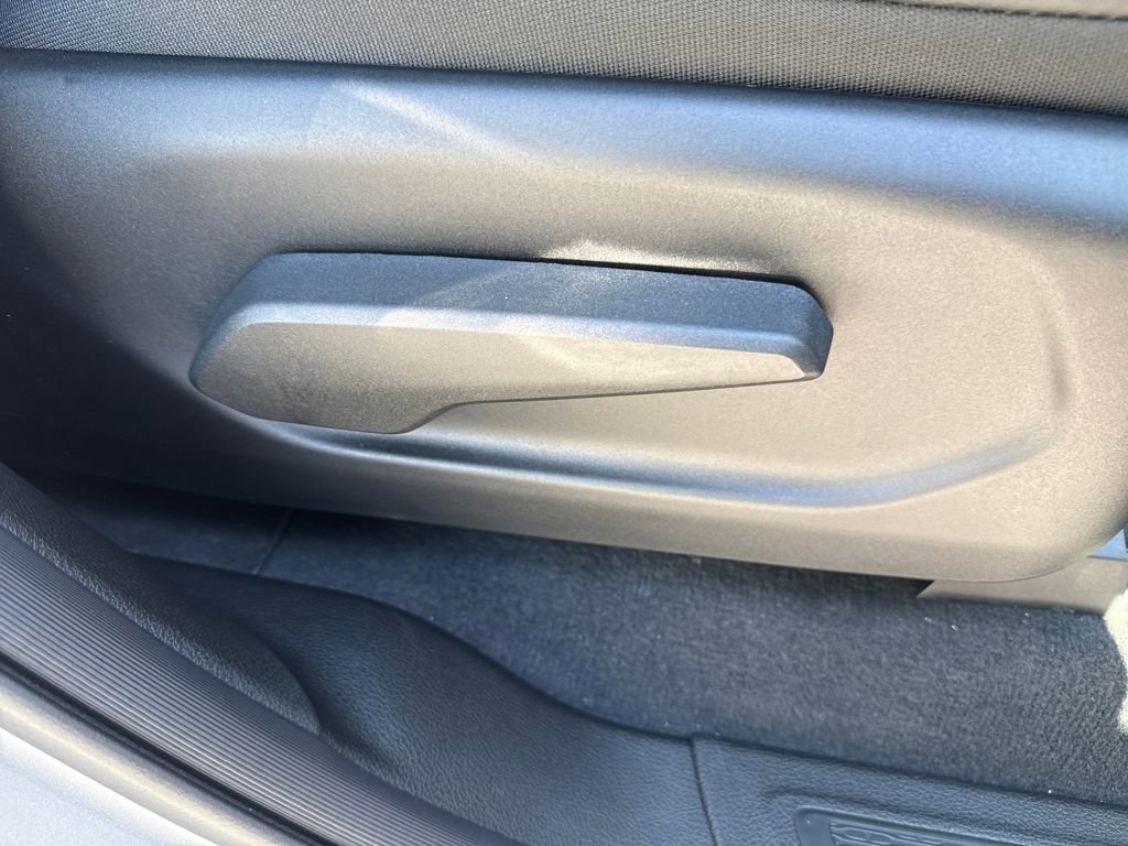 New 2025 Jeep Grand Cherokee L Laredo image 17