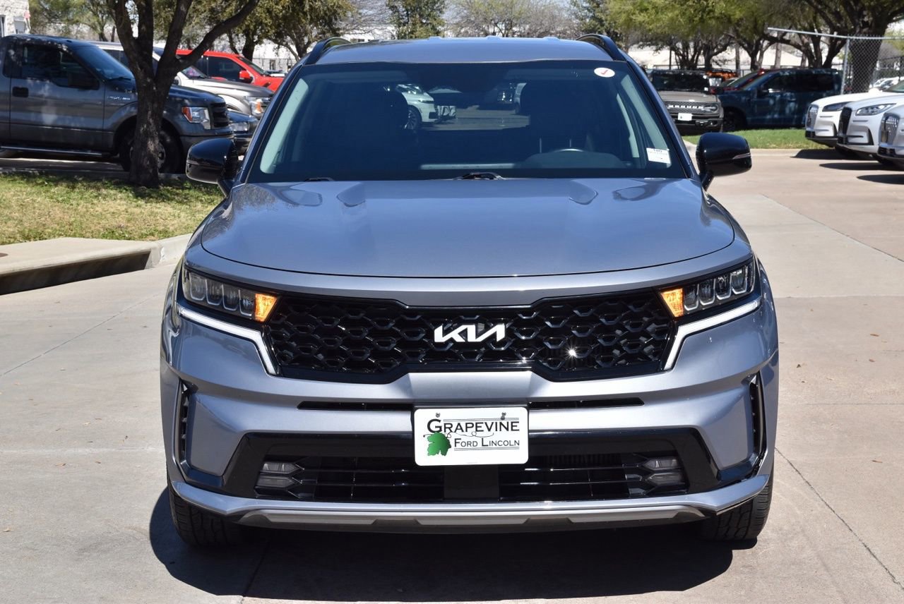 Used 2022 Kia Sorento EX image 3