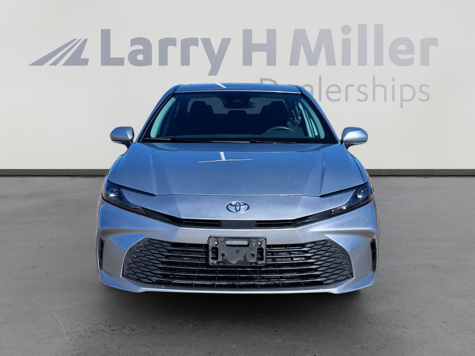 Used 2025 Toyota Camry LE image 8