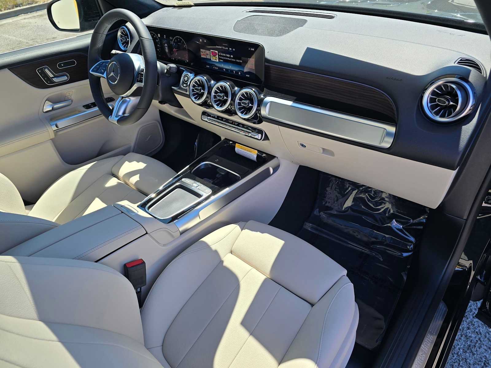 New 2026 Mercedes-Benz GLB 250 image 9