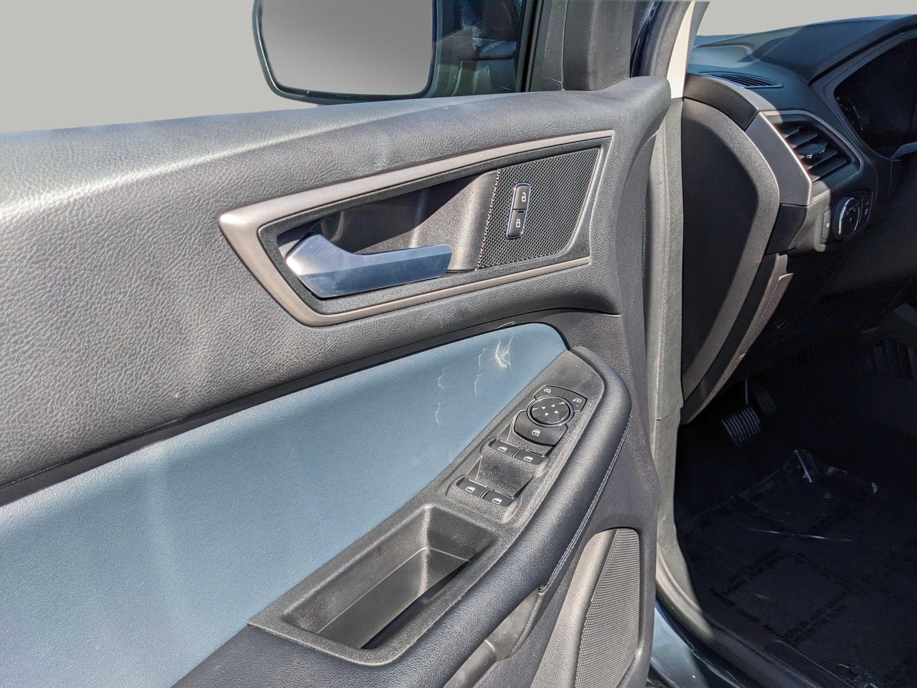 Used 2022 Ford Edge SEL w/ Sport Appearance Package AWD/4WD image 24