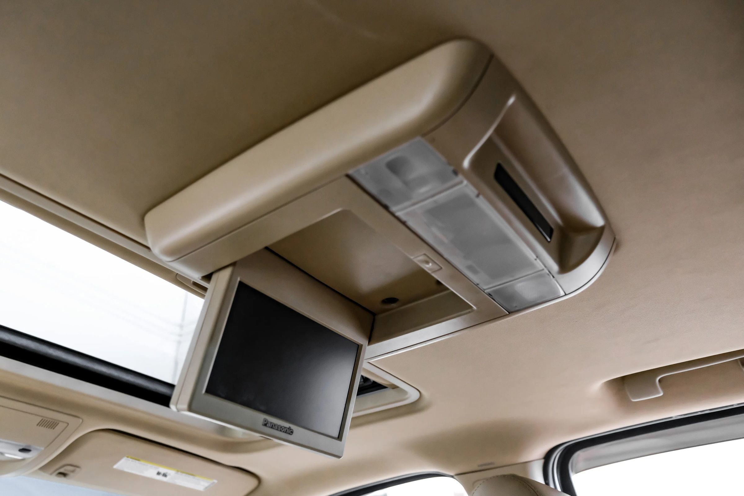 Used 2012 Chevrolet Avalanche LTZ image 48