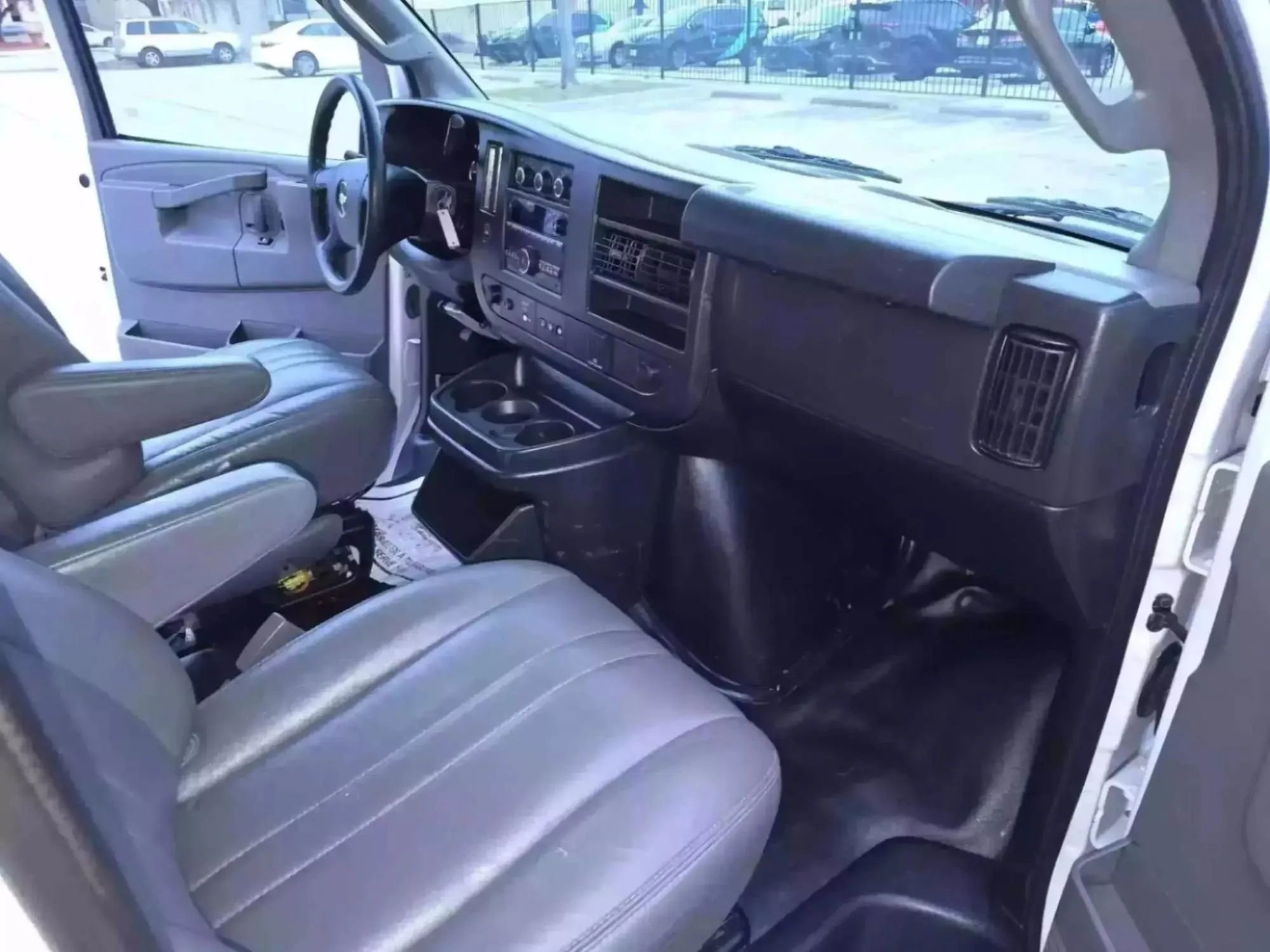 Used 2019 Chevrolet Express 2500 Extended w/ Driver Convenience Package image 15