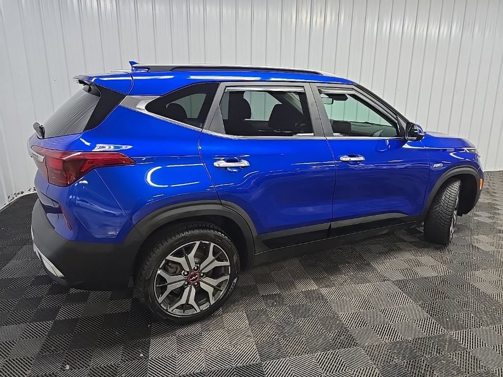 Used 2022 Kia Seltos SX w/ Sunroof Package AWD/4WD image 3
