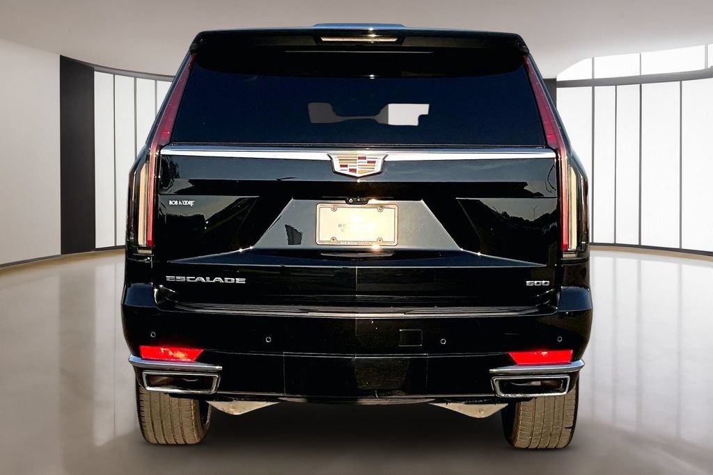 Used 2023 Cadillac Escalade Premium Luxury RWD image 4