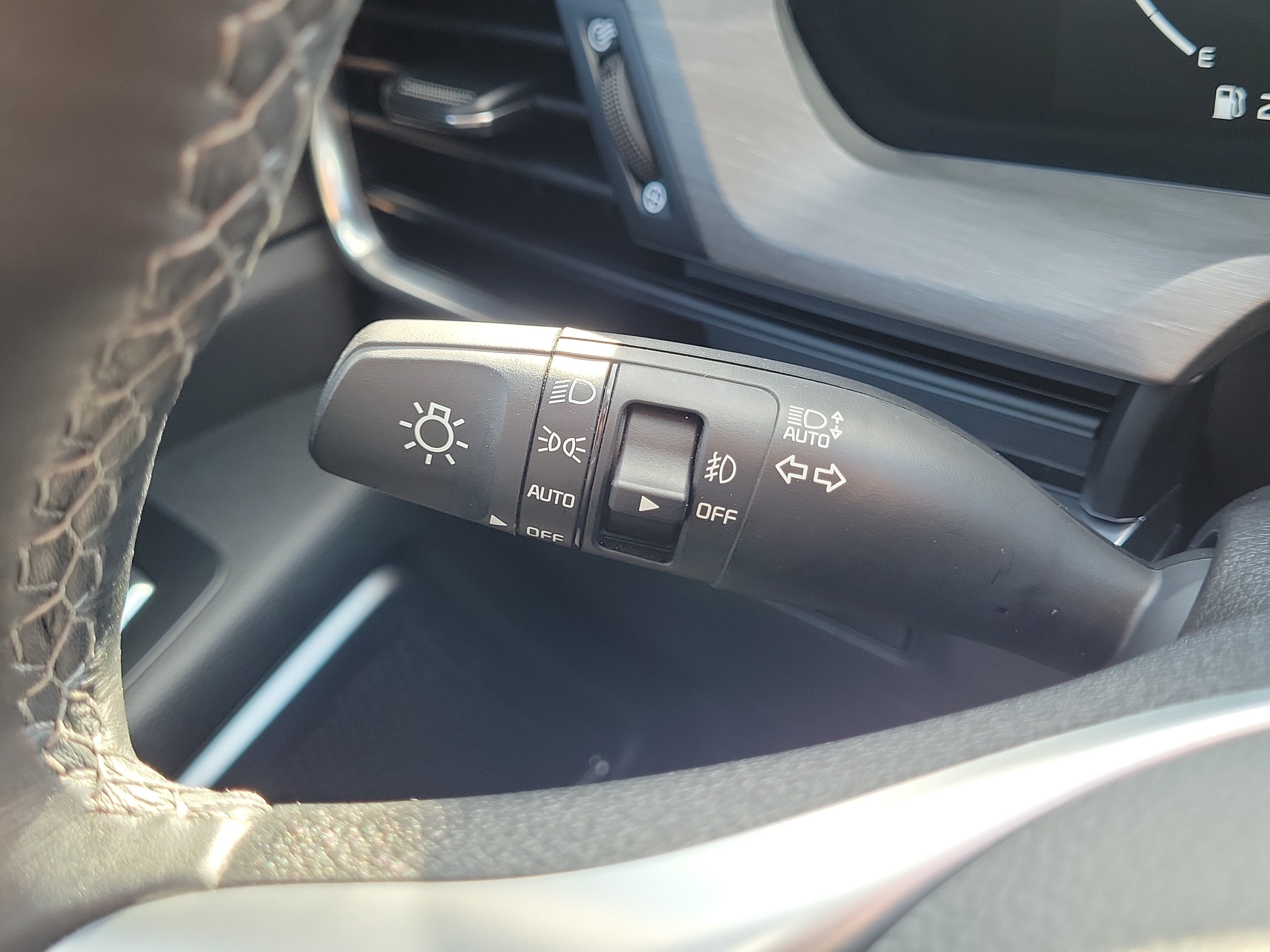 Certified 2025 Kia Telluride SX Prestige X-Line AWD/4WD image 31