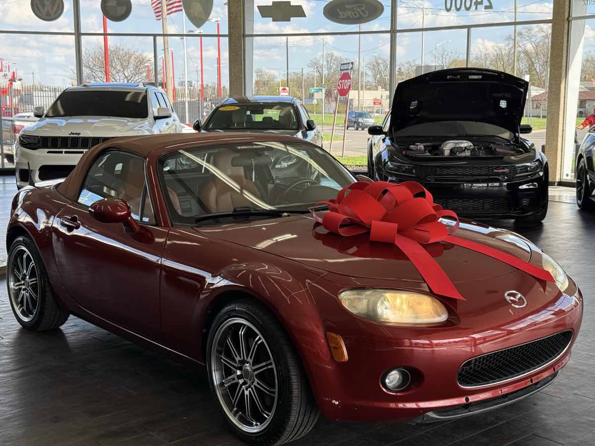 Used 2006 MAZDA MX-5 Miata Grand Touring w/ Premium Pkg RWD image 7