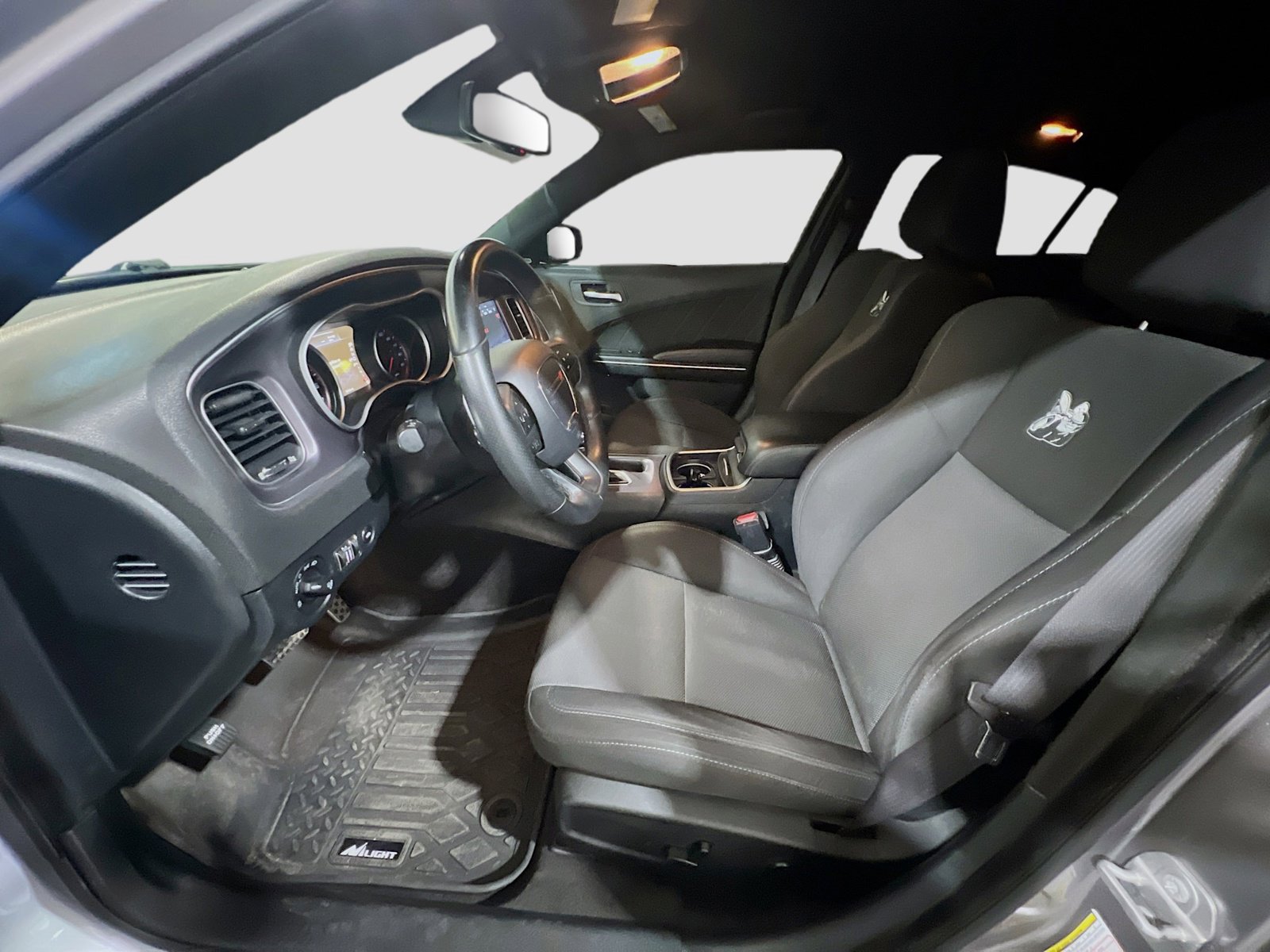 Used 2018 Dodge Charger R/T Scat Pack RWD image 15