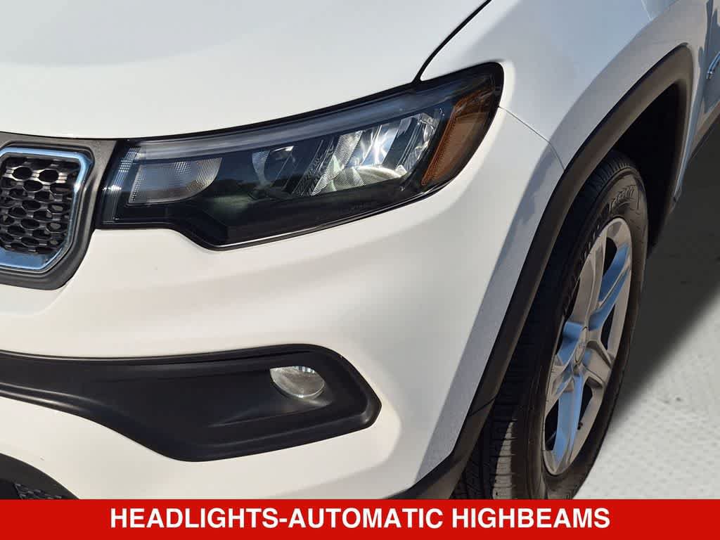 Used 2024 Jeep Compass Latitude AWD/4WD image 11