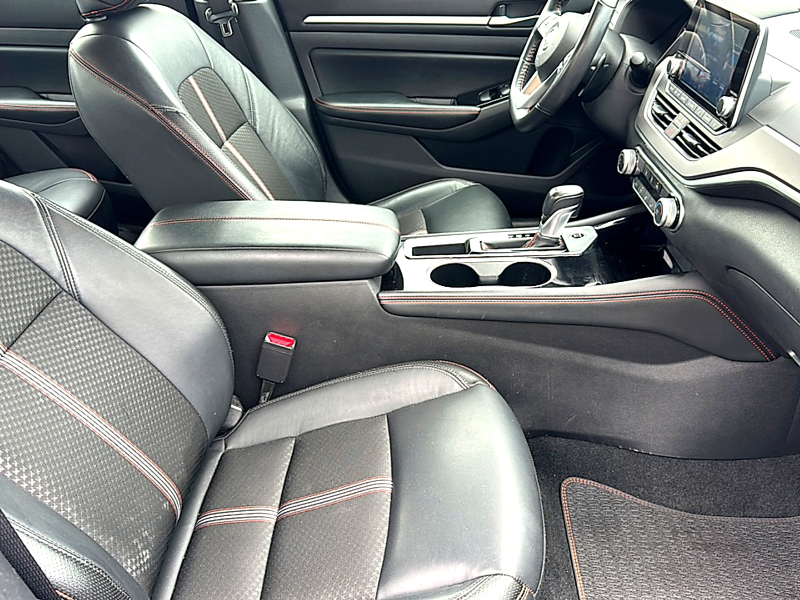 Used 2024 Nissan Altima 2.5 SR image 23