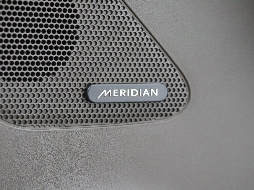 Used 2019 Jaguar F-PACE Prestige AWD/4WD image 32