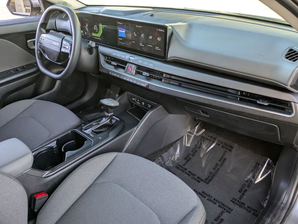 Used 2025 Kia K4 LXS image 28