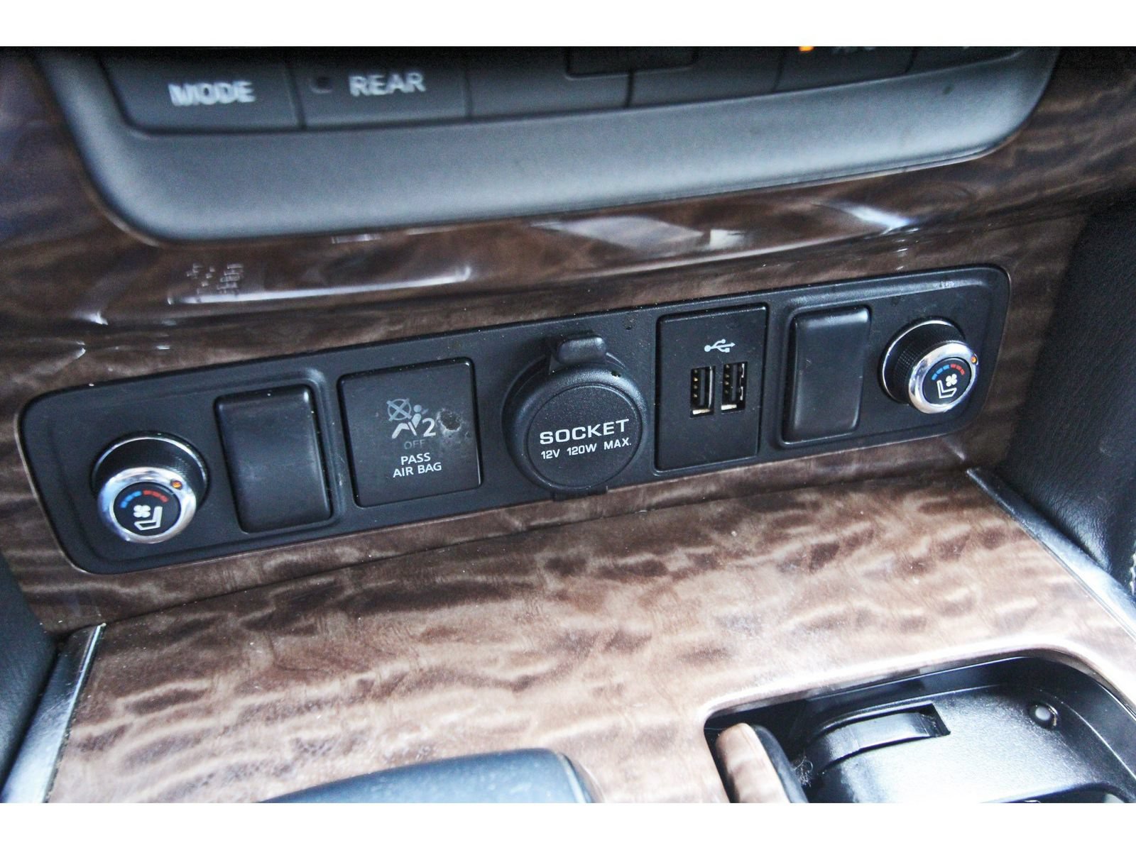 Used 2019 Nissan Armada Platinum w/ Captain's Chairs Package RWD image 28