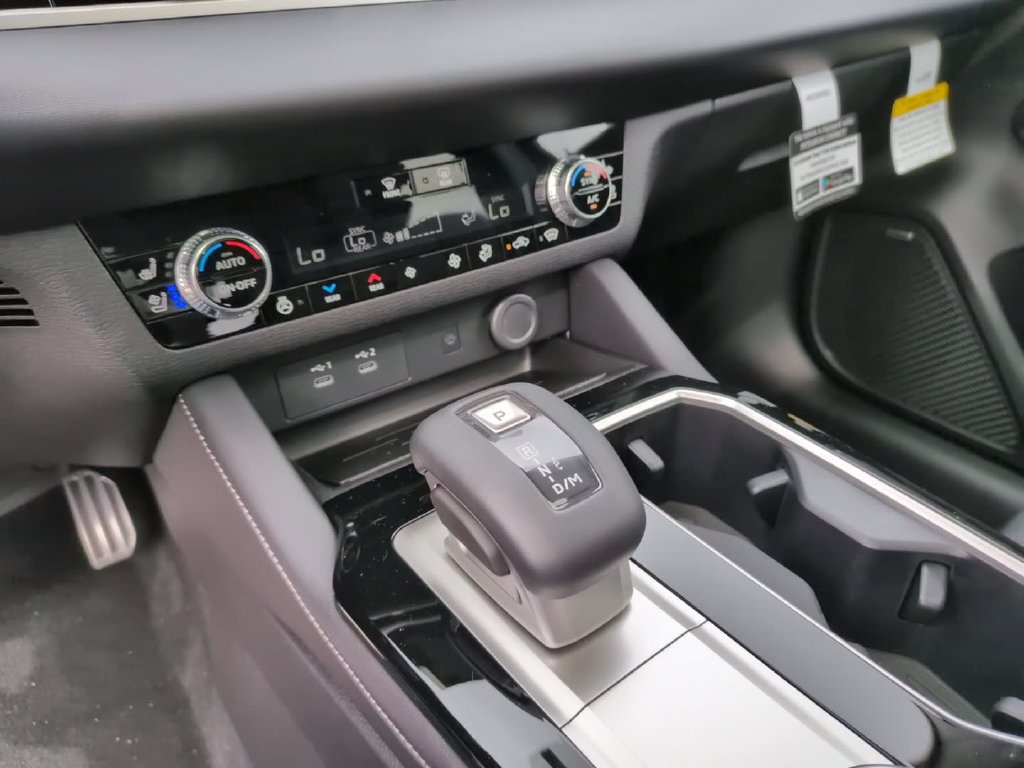 New 2026 Mitsubishi Outlander SEL AWD/4WD image 25