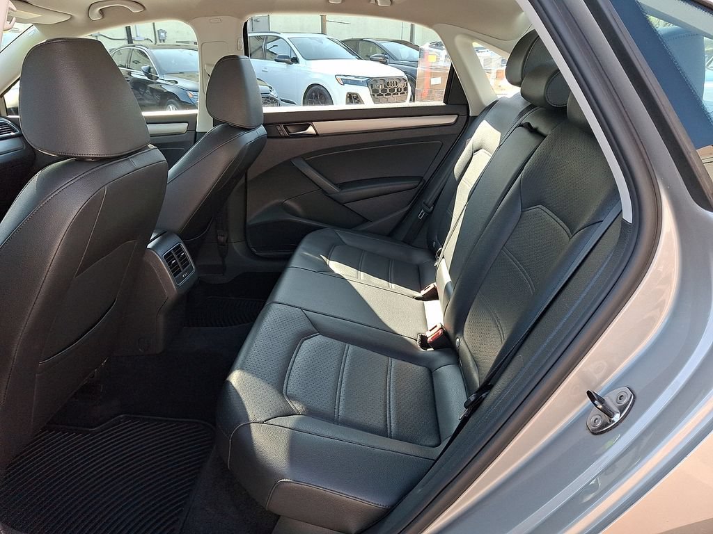 Used 2014 Volkswagen Passat 1.8T SE FWD image 10