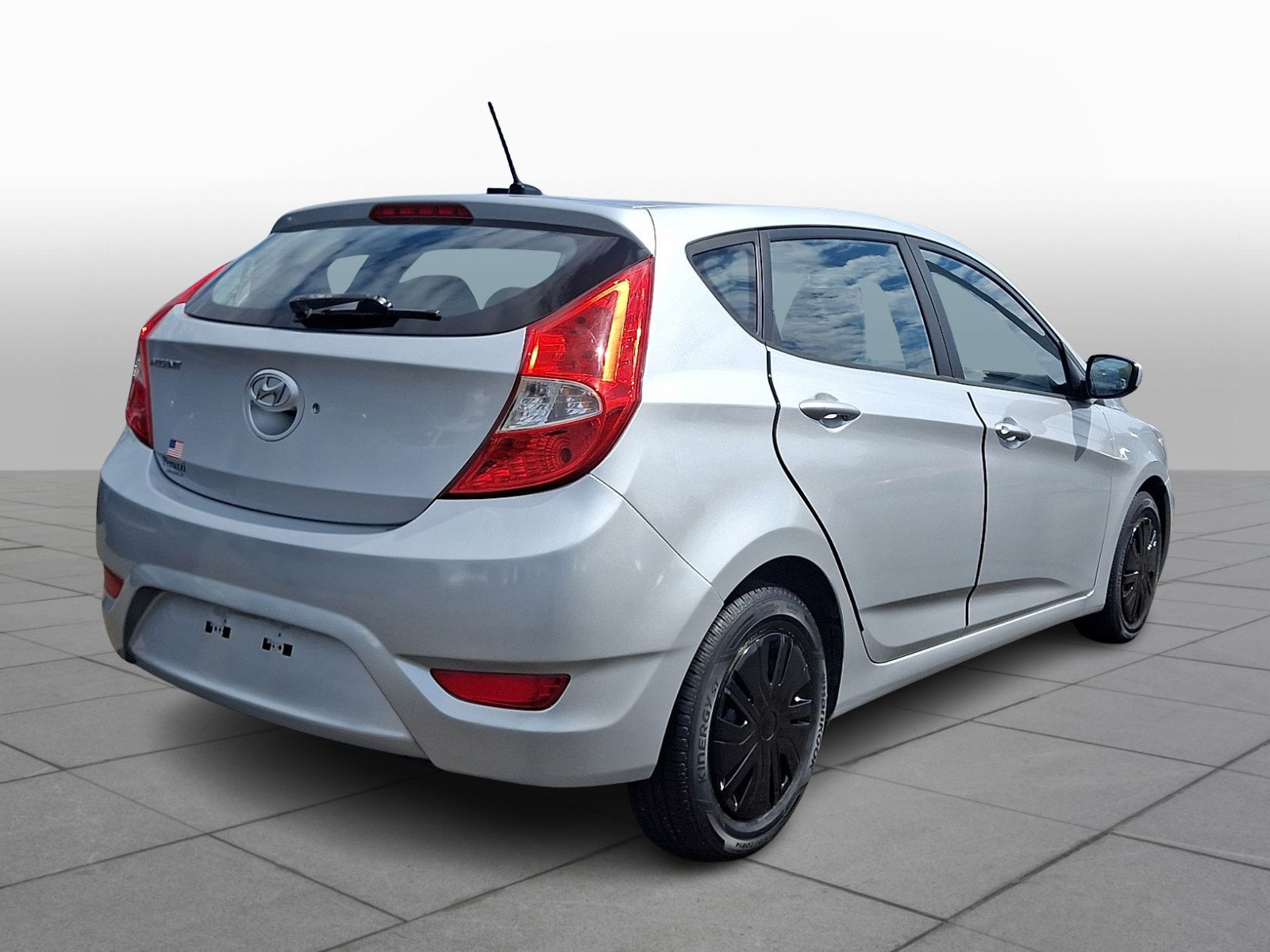 Used 2015 Hyundai Accent GS FWD image 7