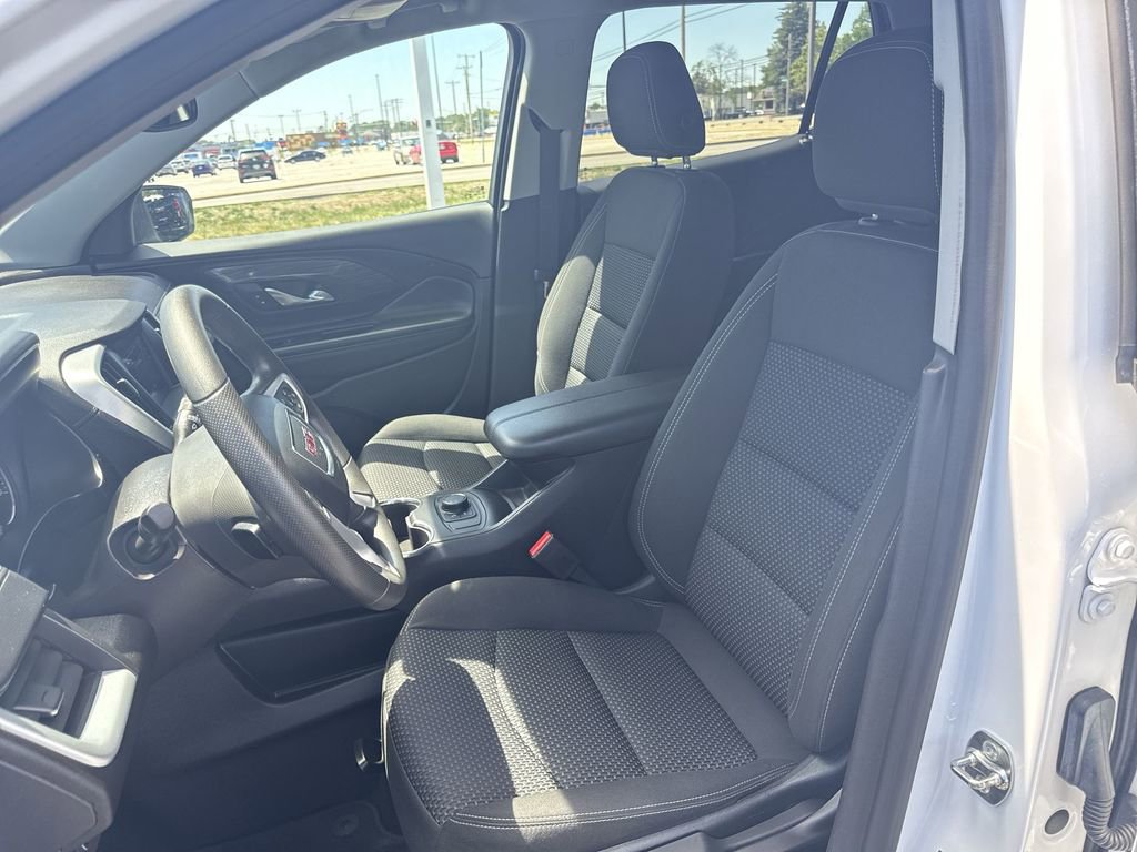 Used 2024 GMC Terrain SLE FWD image 18