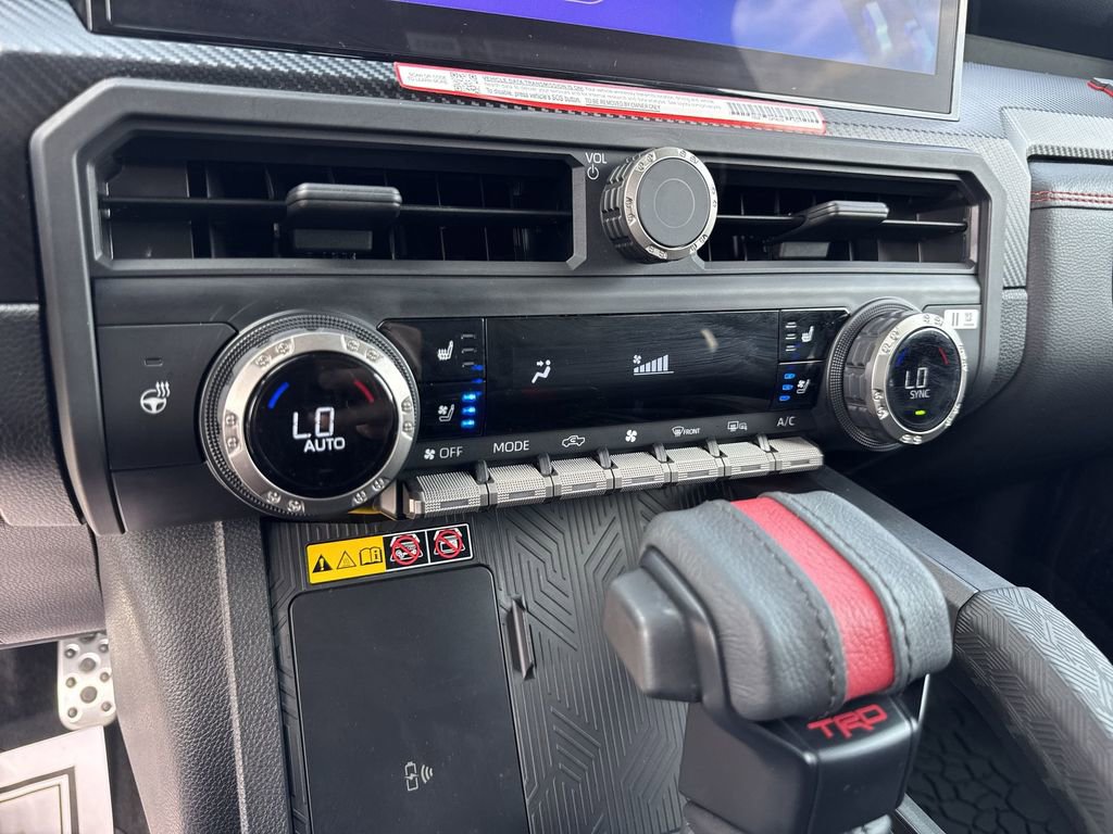 Used 2025 Toyota Tacoma TRD Pro AWD/4WD image 19