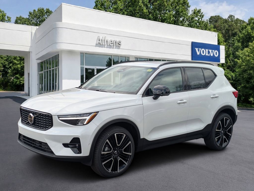 New 2026 Volvo XC40 B4 Plus w/ Climate Package