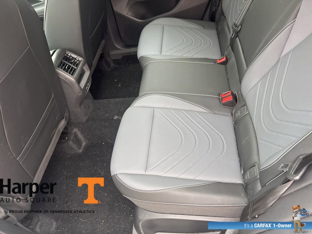 Used 2025 Volkswagen Tiguan SE R-Line image 10