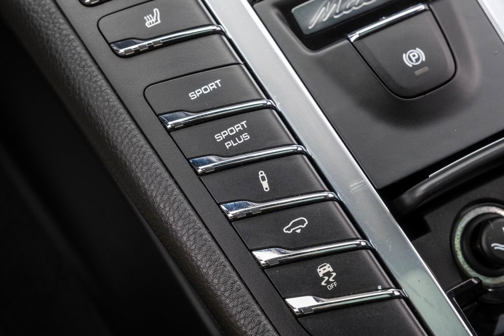 Used 2018 Porsche Macan Sport Edition image 24