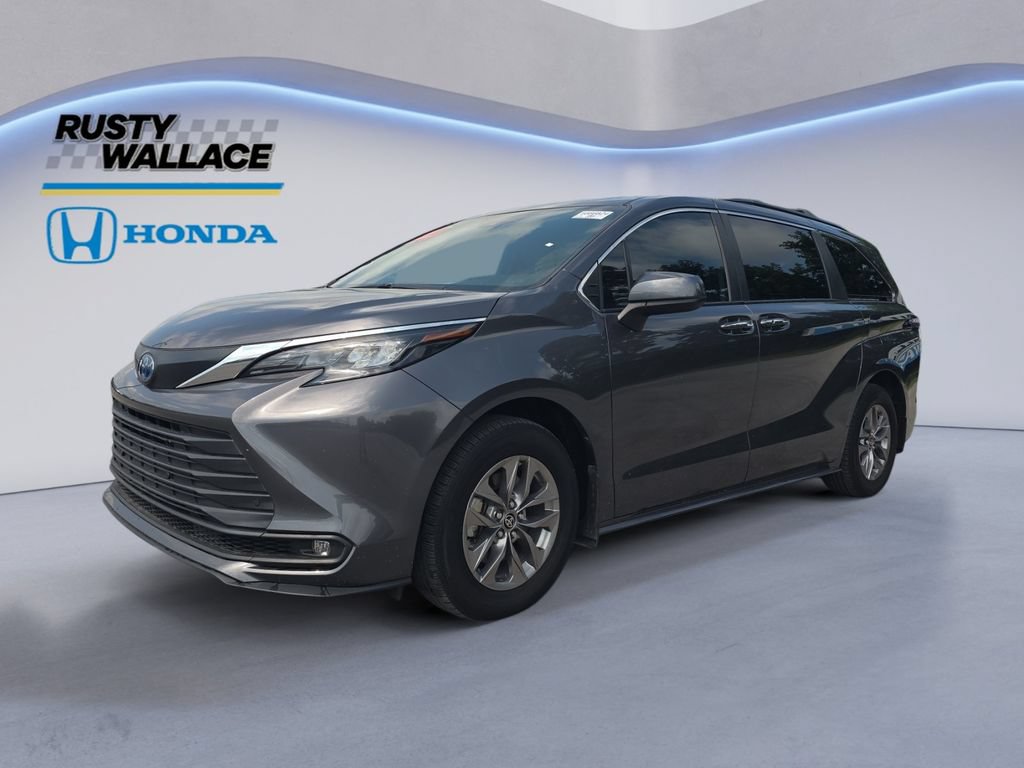 Used 2025 Toyota Sienna XLE w/ XLE Plus Package