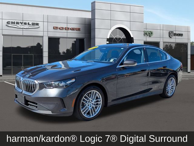 Used 2024 BMW 530i xDrive w/ Premium Package image 8