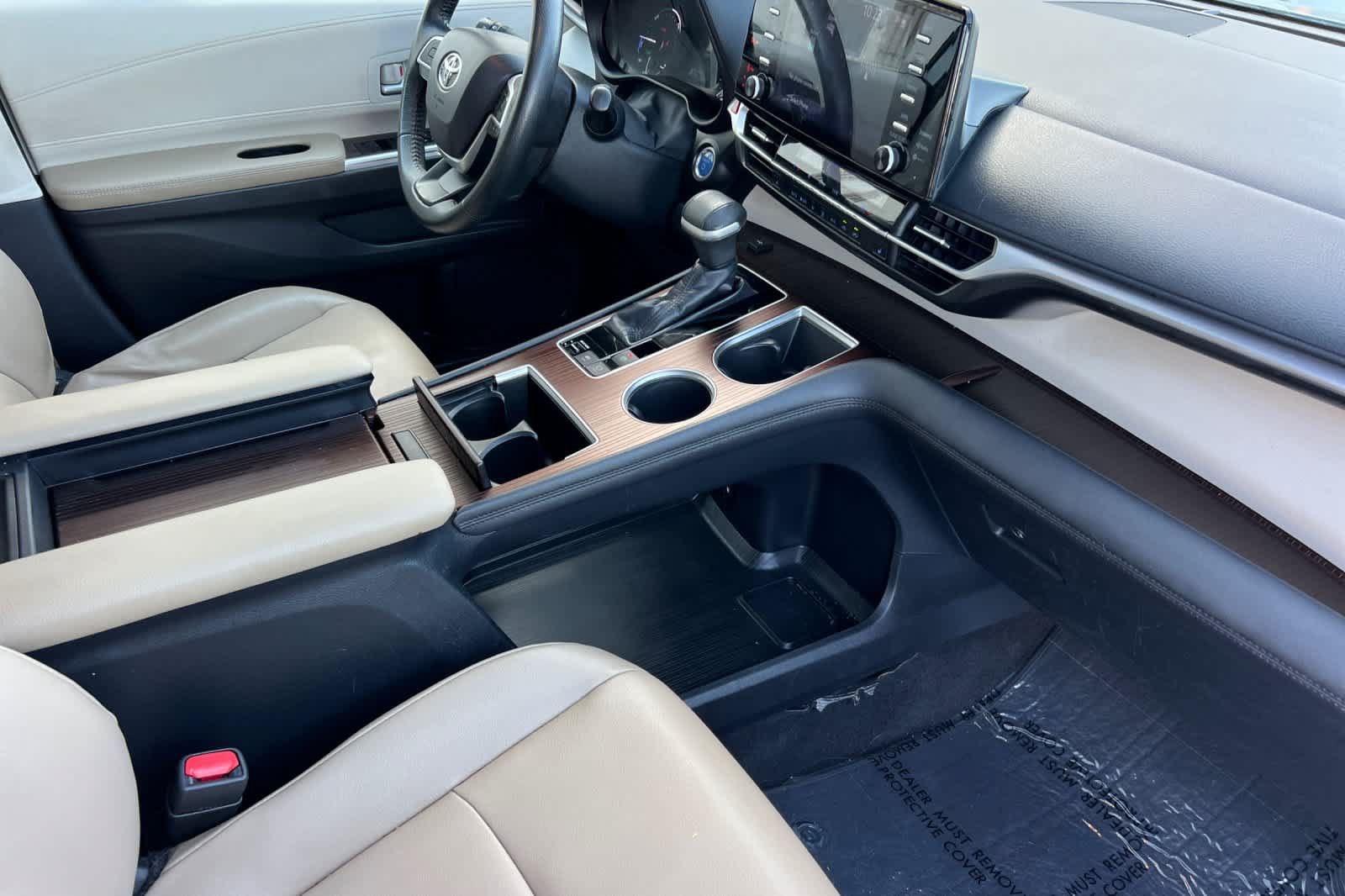 Certified 2022 Toyota Sienna XLE FWD image 18