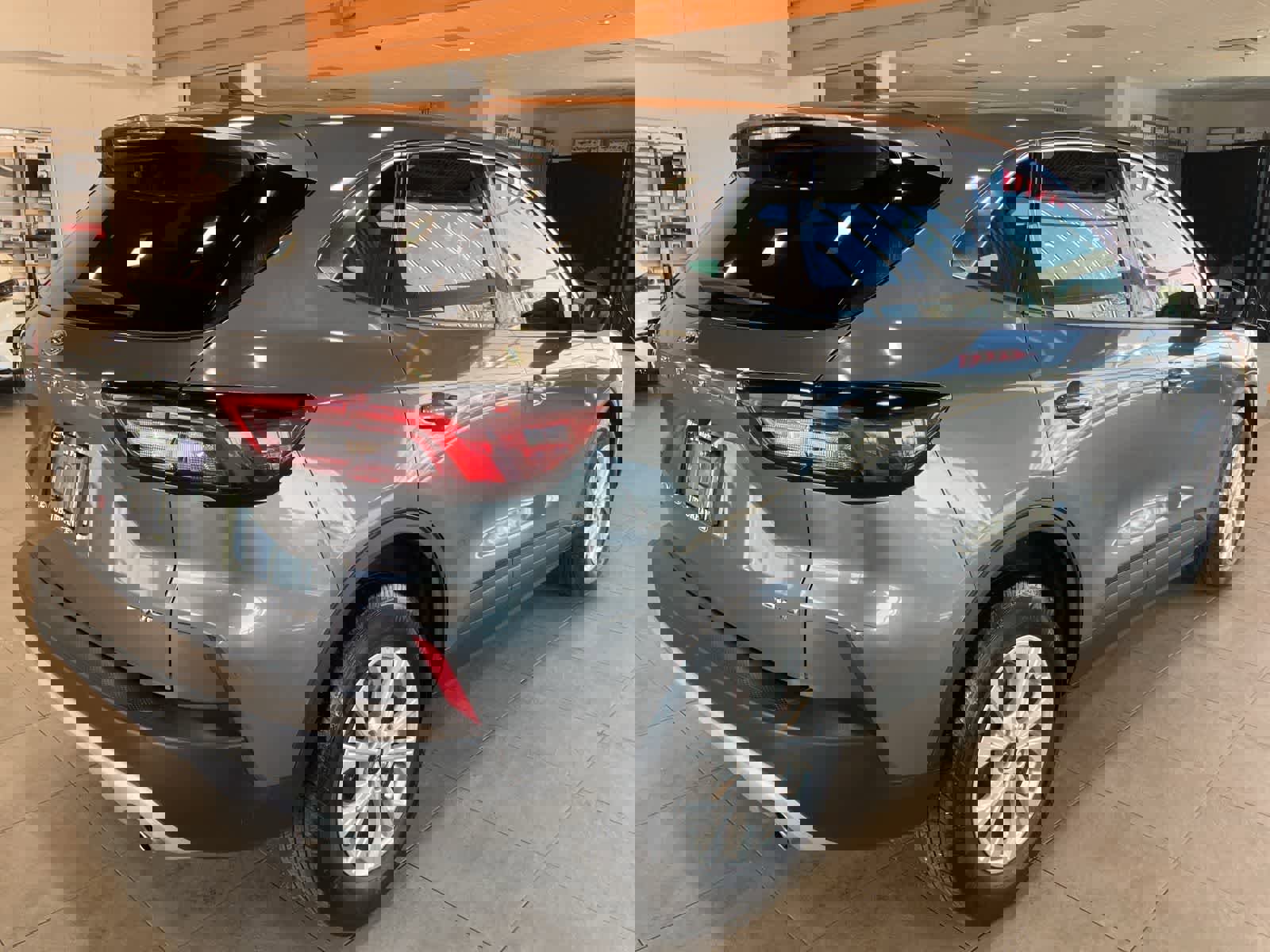 Used 2023 Ford Escape Active AWD/4WD image 5