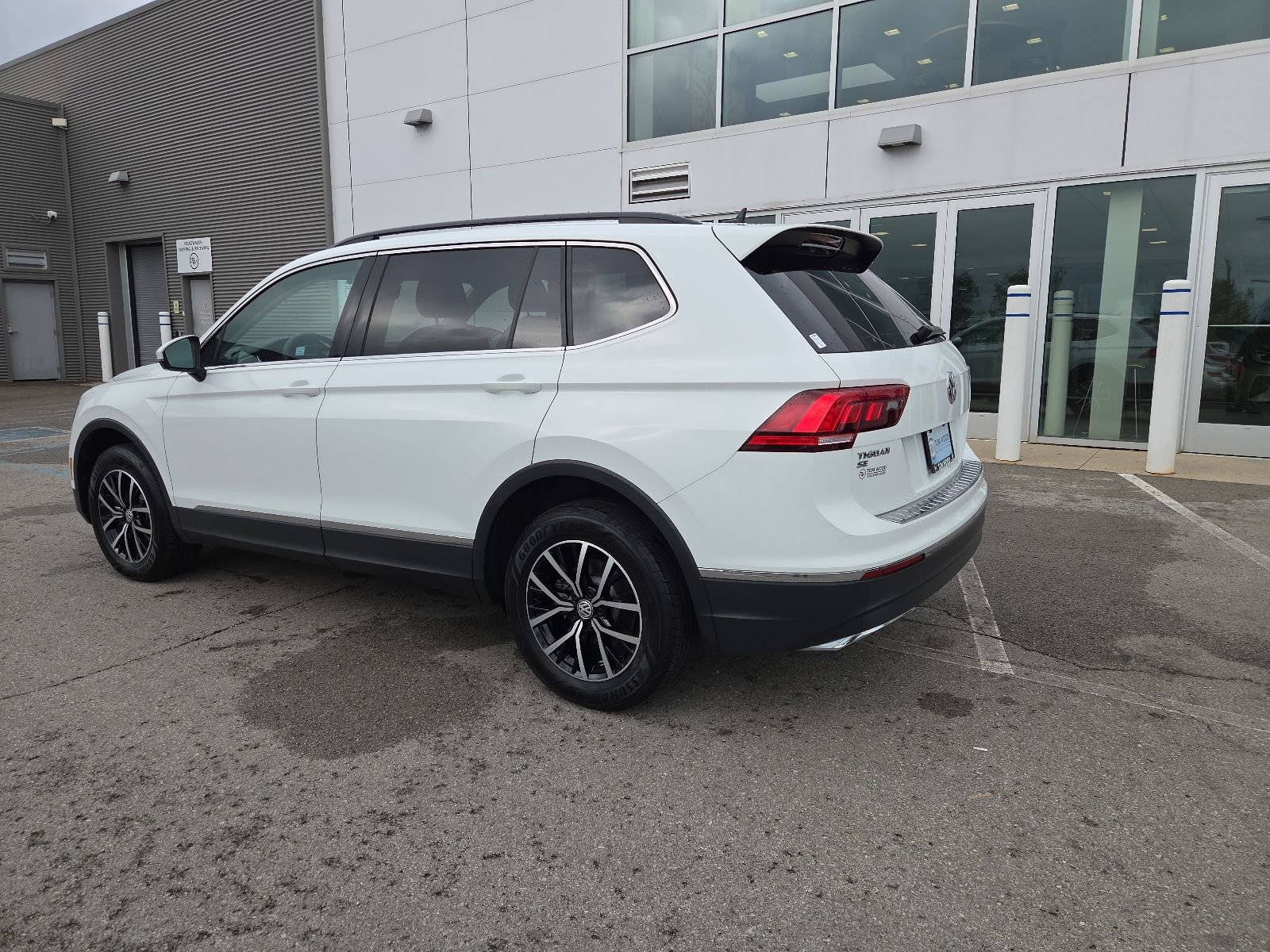 Used 2021 Volkswagen Tiguan SE FWD image 13