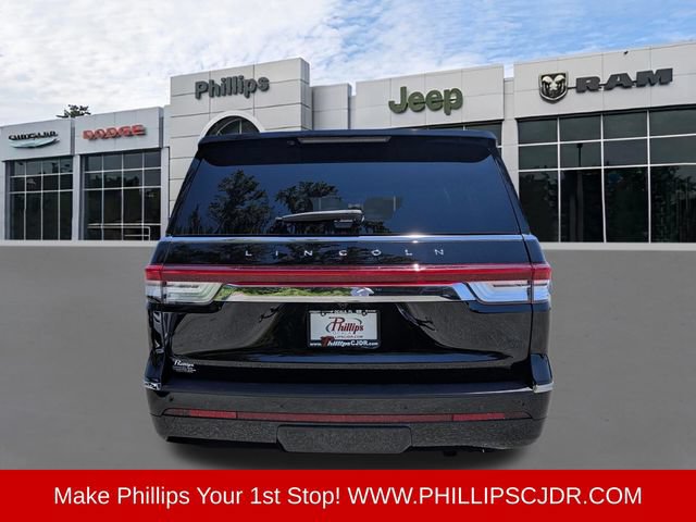 Used 2024 Lincoln Navigator Premiere AWD/4WD image 4