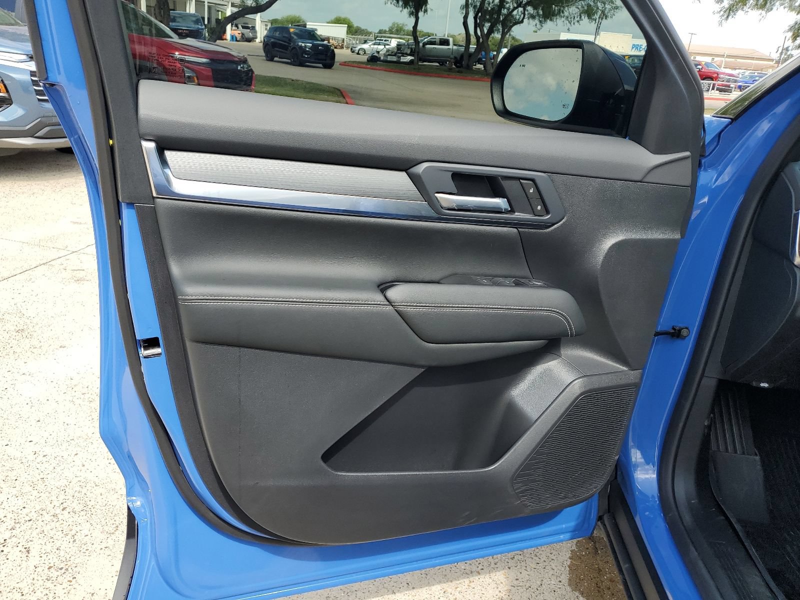 New 2027 GMC Terrain Elevation w/ LPO, Floor Liner Package FWD image 16