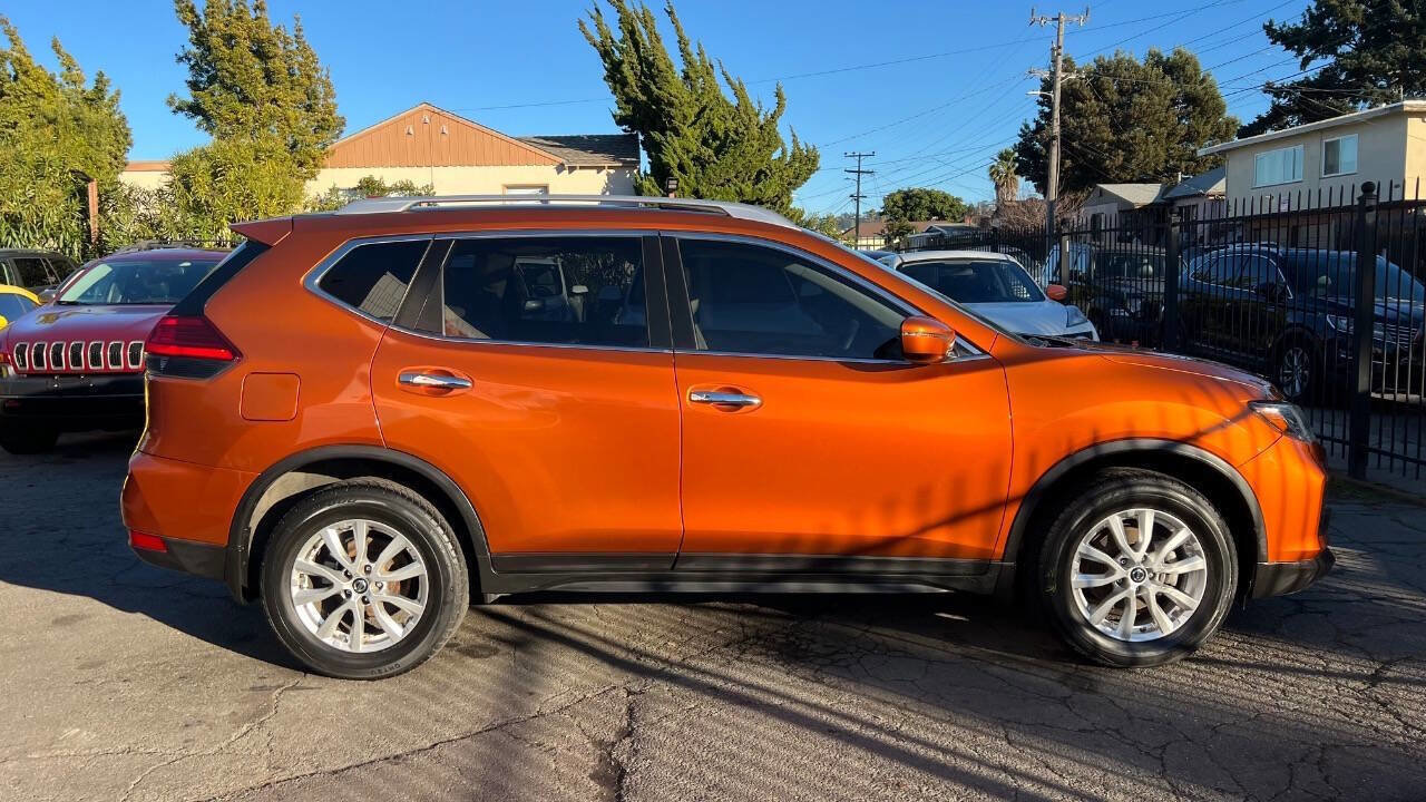 Used 2017 Nissan Rogue SV image 7
