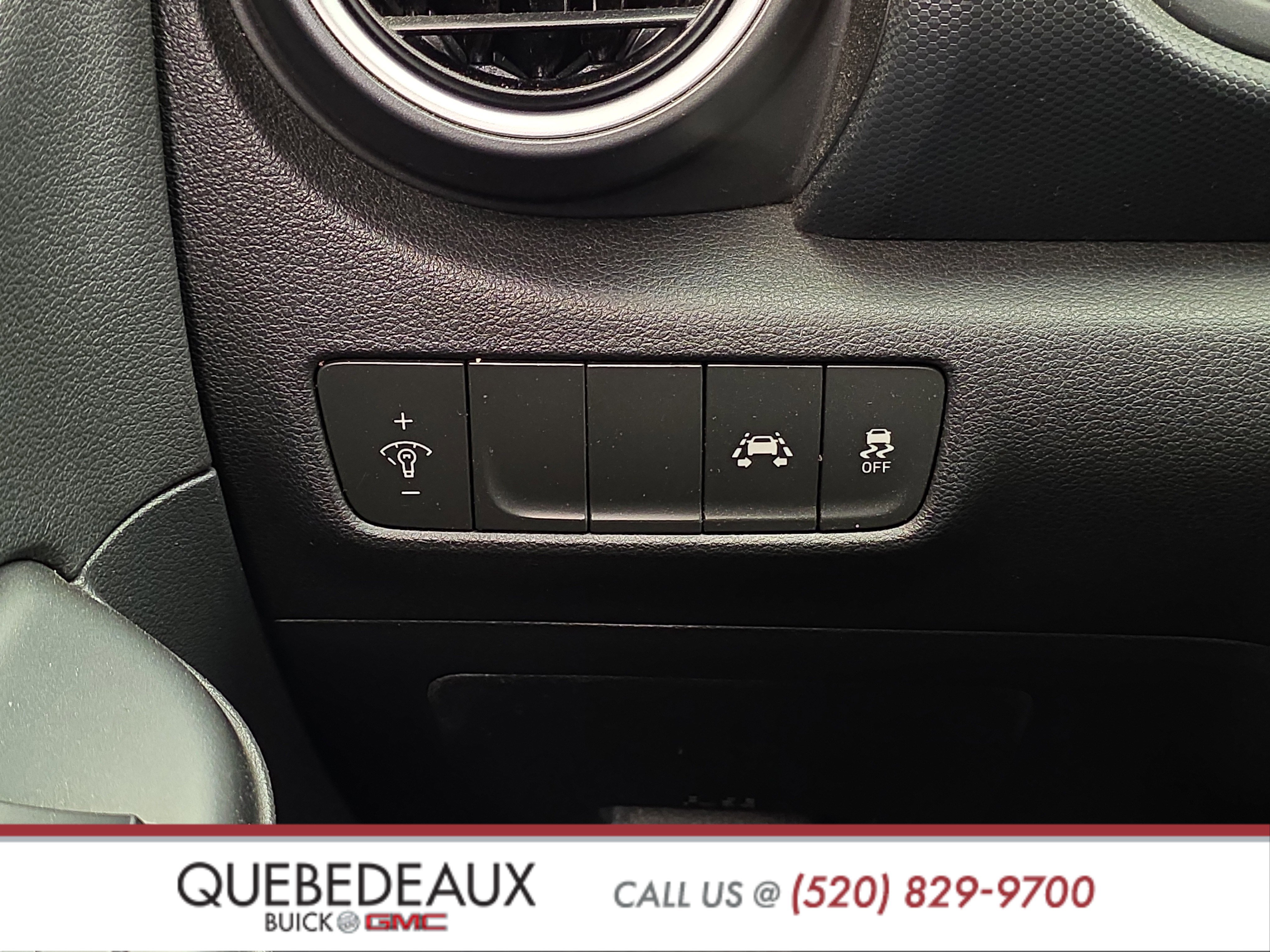 Used 2020 Hyundai Kona SE image 24