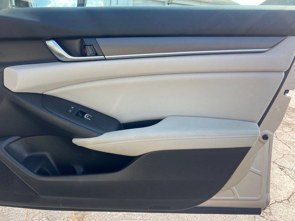 Used 2018 Honda Accord LX image 18