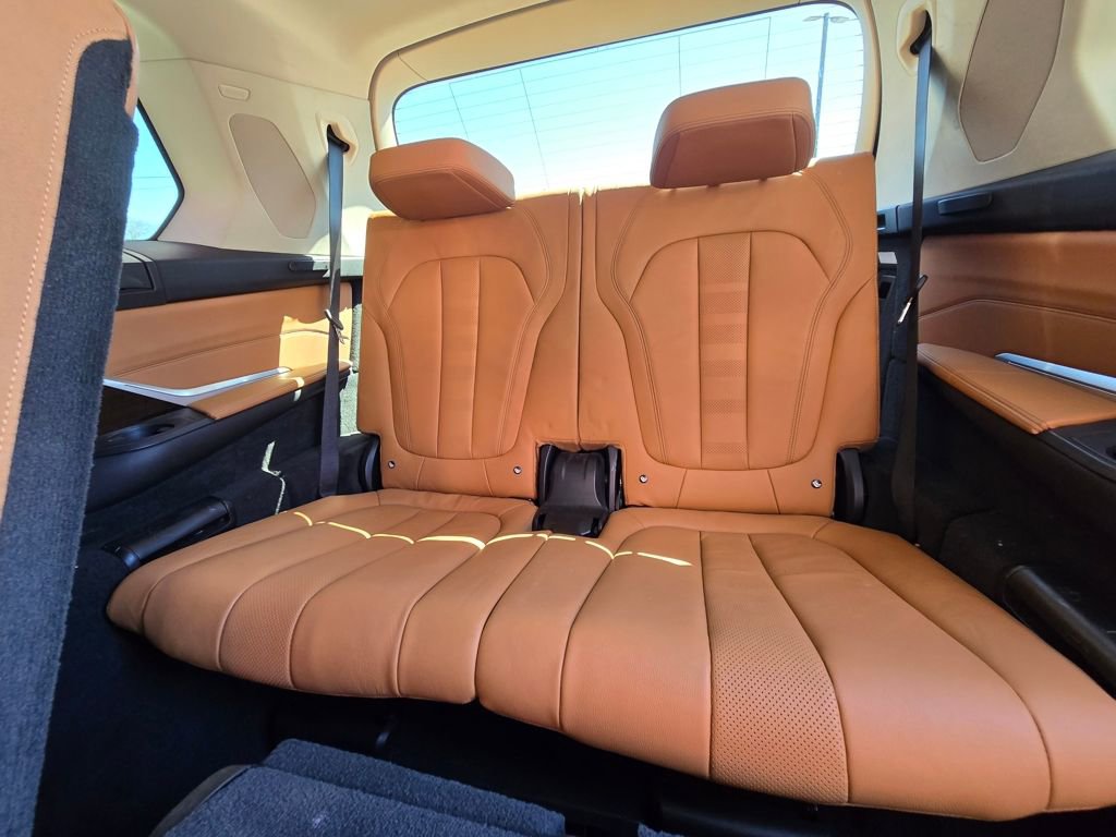 Used 2021 BMW X7 xDrive40i w/ Premium Package image 22