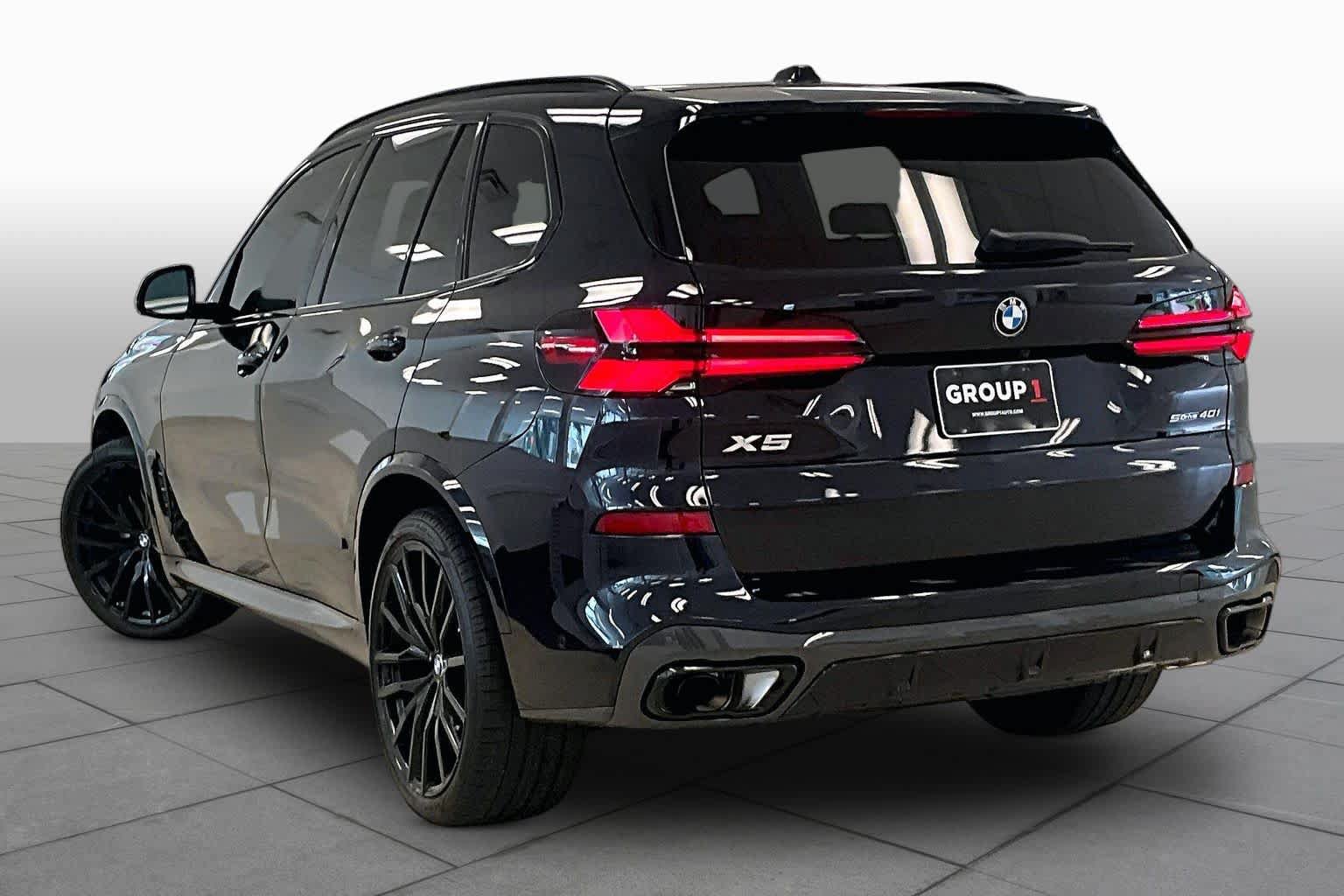 Used 2025 BMW X5 sDrive40i w/ M Sport Package RWD image 11