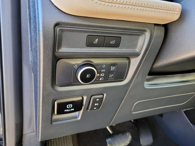 Used 2022 Ford Expedition Limited image 25