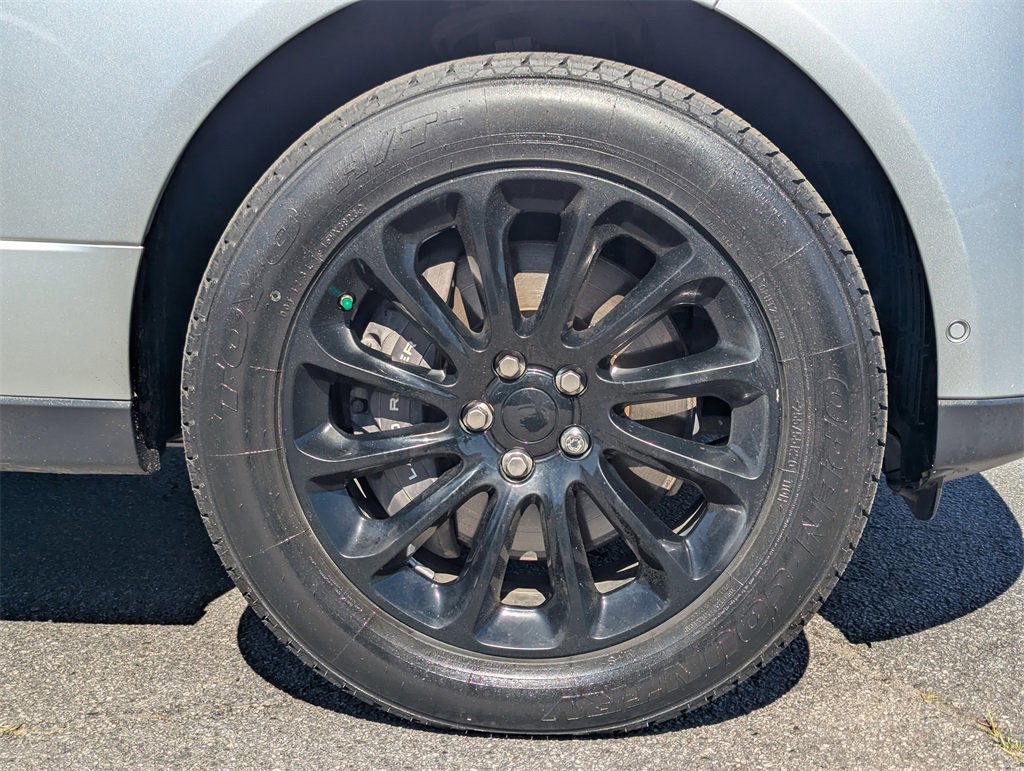 Used 2020 Land Rover Range Rover HSE image 30