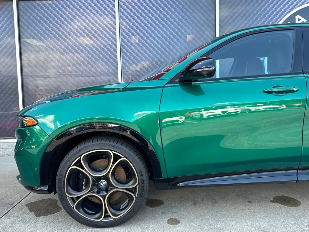 New 2025 Alfa Romeo Tonale AWD/4WD image 16