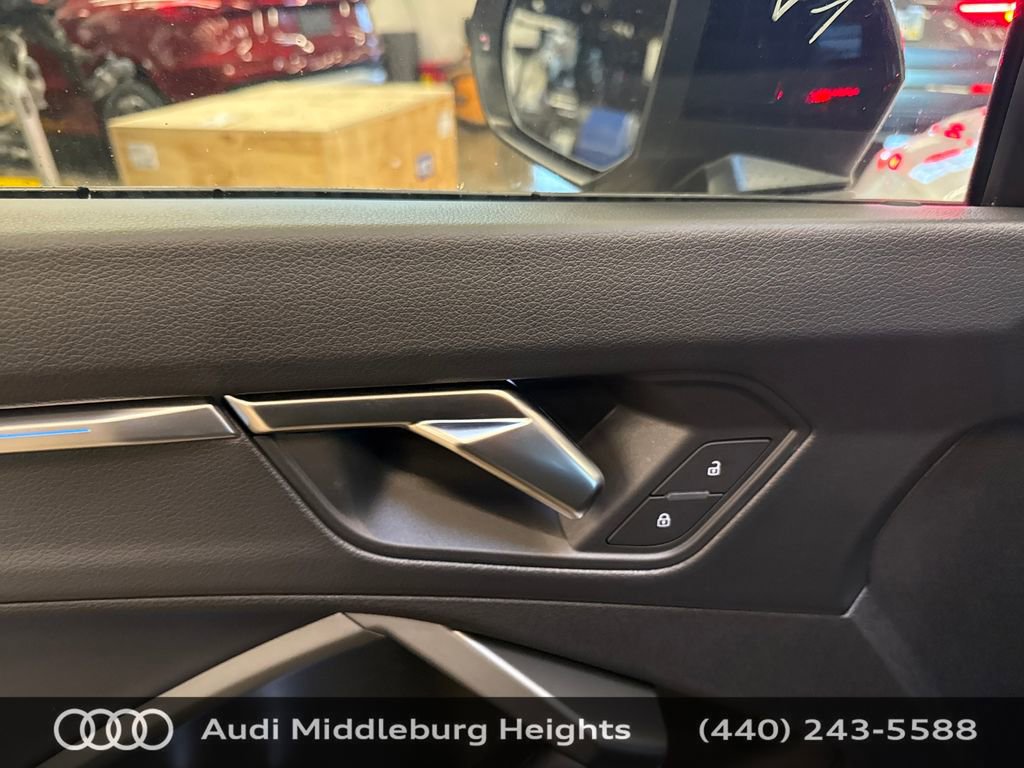Used 2025 Audi Q3 2.0T Premium Plus w/ Premium Plus Package image 44