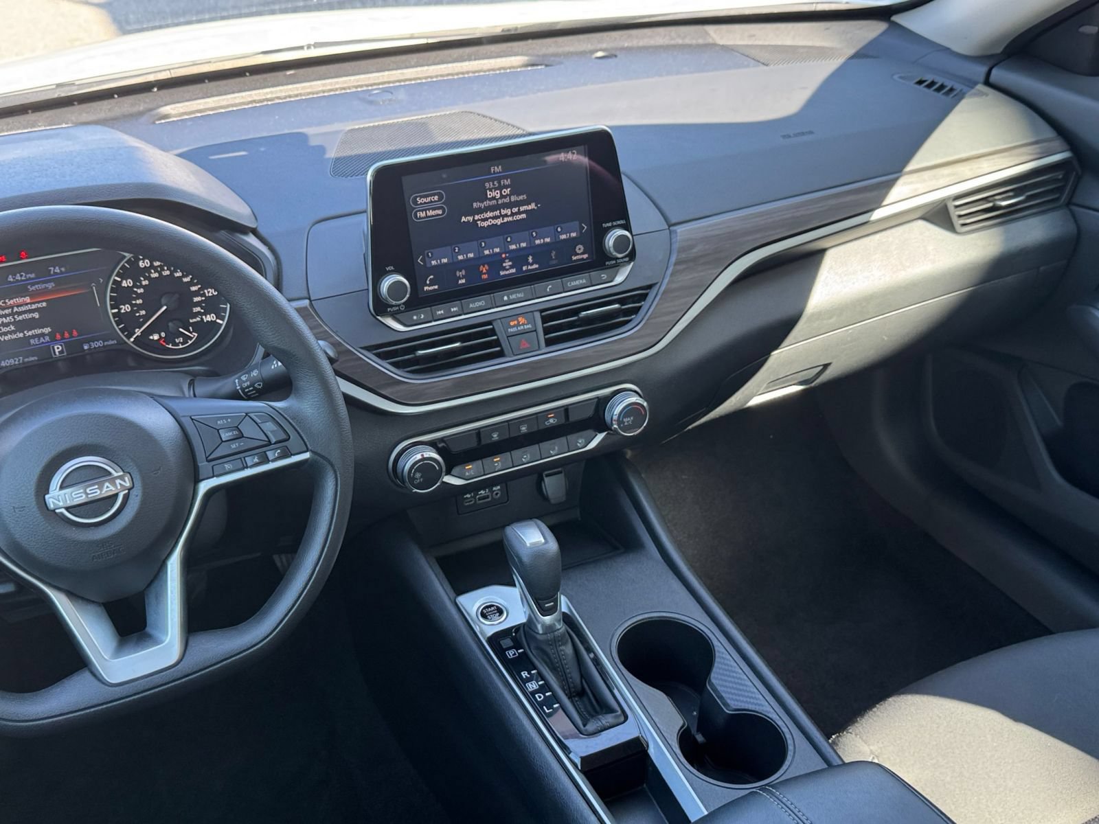 Used 2025 Nissan Altima 2.5 SV FWD image 20