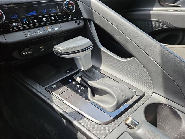 Used 2025 Hyundai Elantra Sport FWD image 12