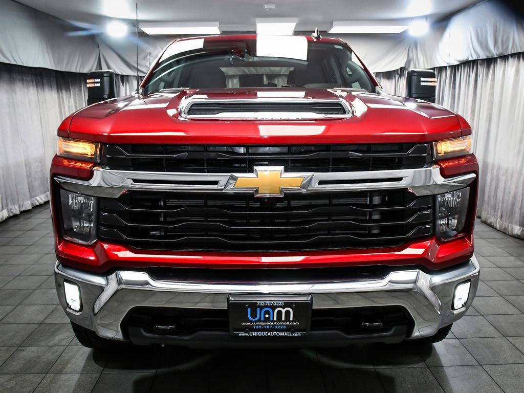 Used 2024 Chevrolet Silverado 2500 LT w/ All Star Edition AWD/4WD image 2