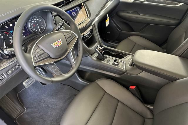 New 2026 Cadillac XT5 Sportv w/ LPO, Floor Liner Package AWD/4WD image 10
