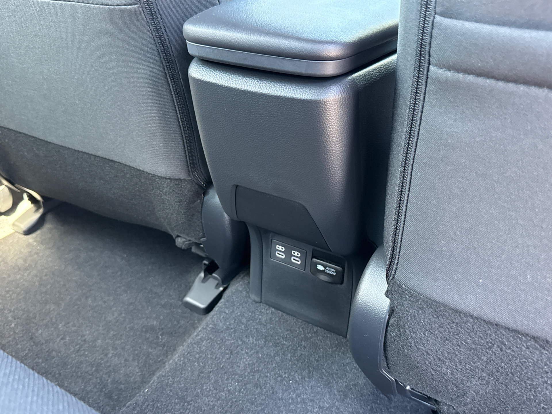 New 2027 Toyota Prius Plug-In Hybrid FWD image 18