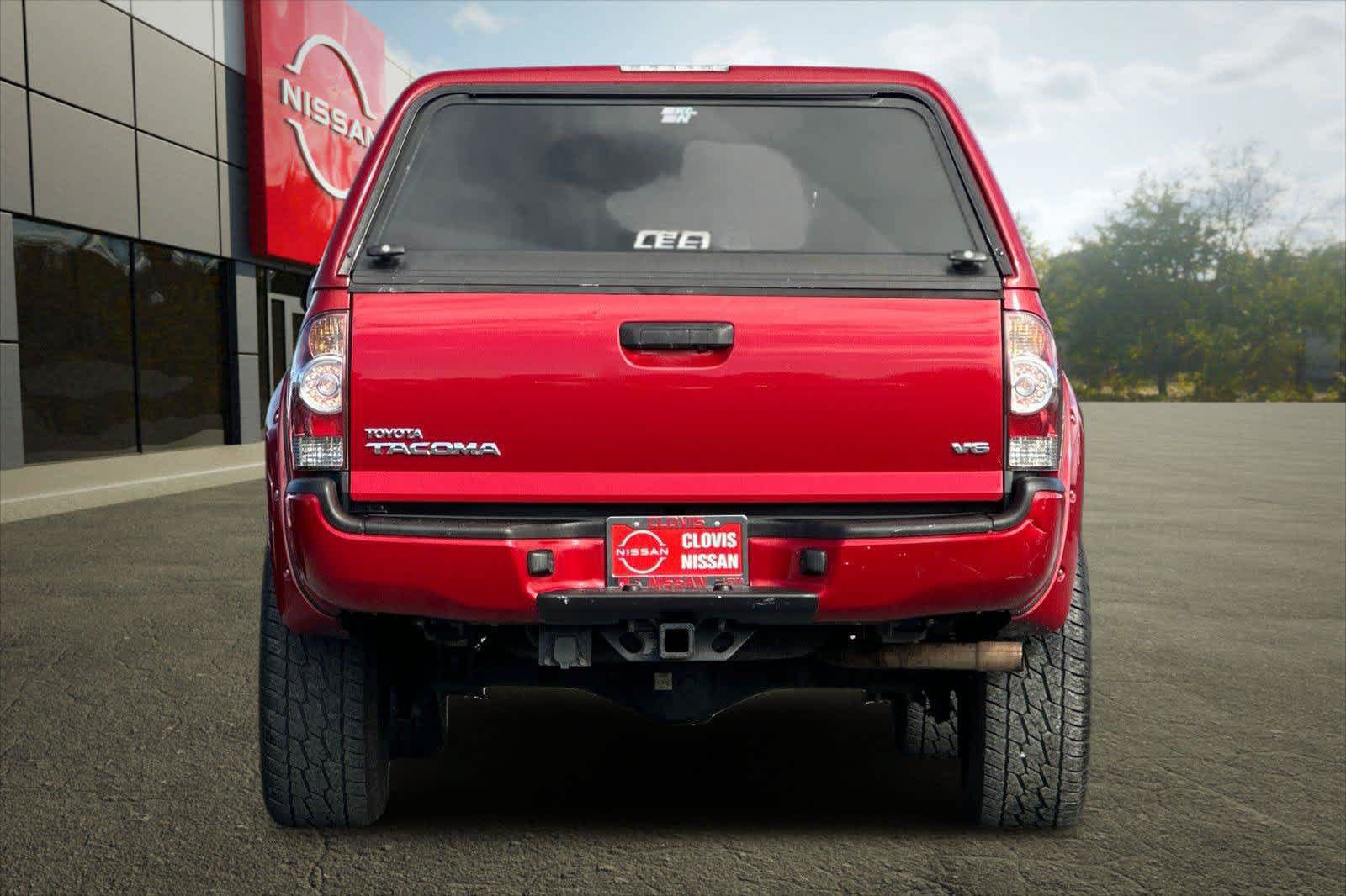 Used 2015 Toyota Tacoma 4x4 Double Cab w/ TRD Sport Package image 7