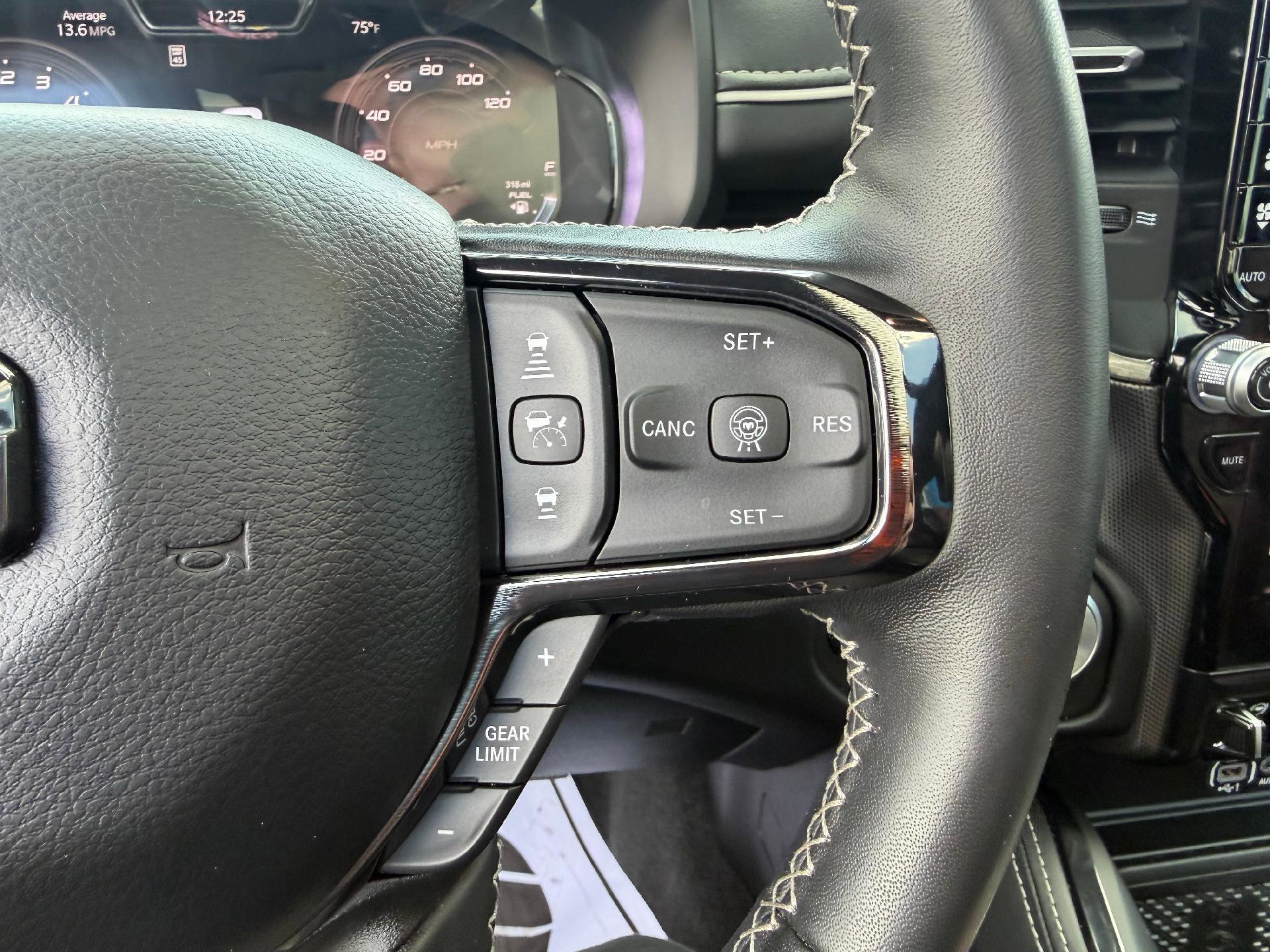Used 2025 RAM 1500 Limited AWD/4WD image 24