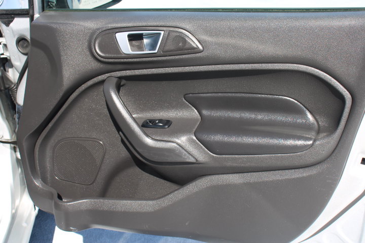 Used 2014 Ford Fiesta Titanium FWD image 17