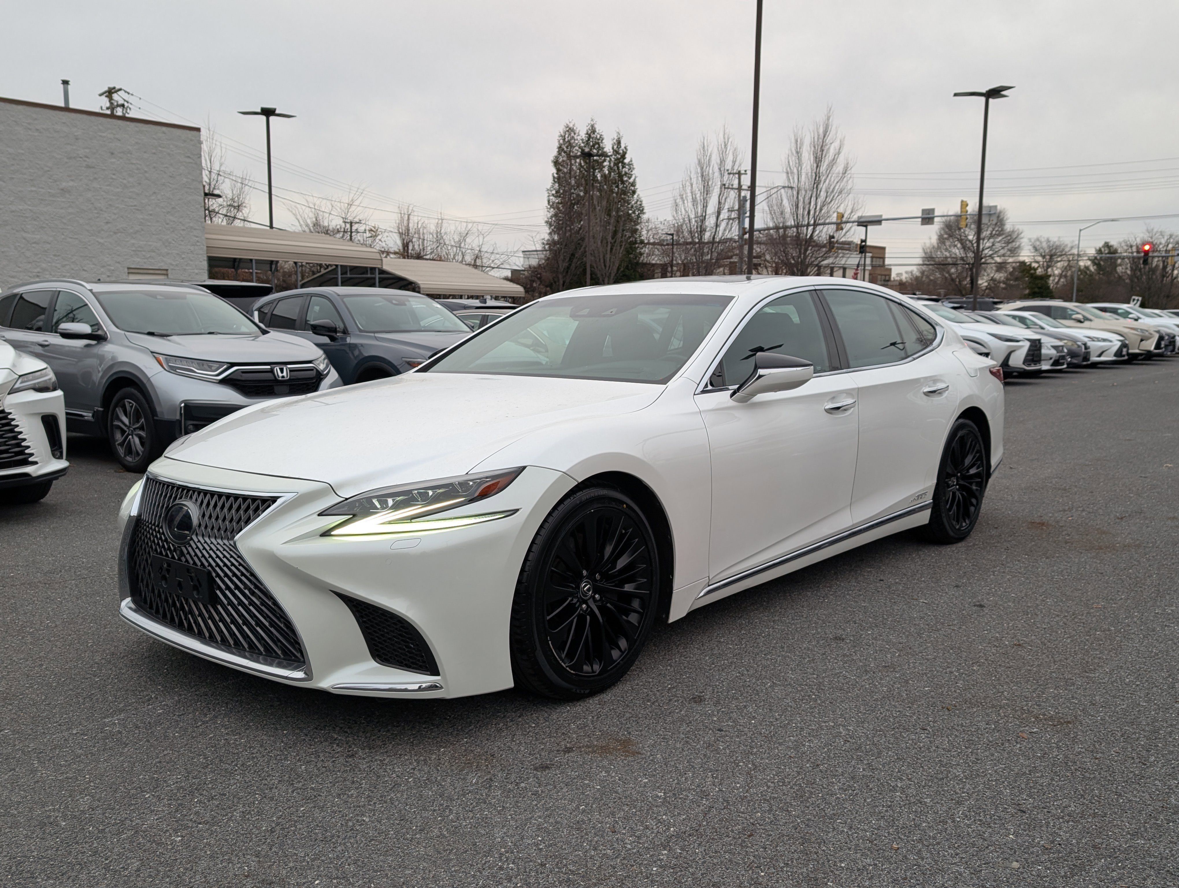 Used 2020 Lexus LS 500h AWD w/ Luxury Package image 7